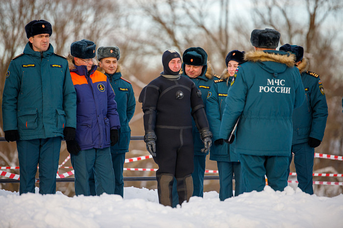 Тульские спасатели провели тренировку по спасению людей из водоемов