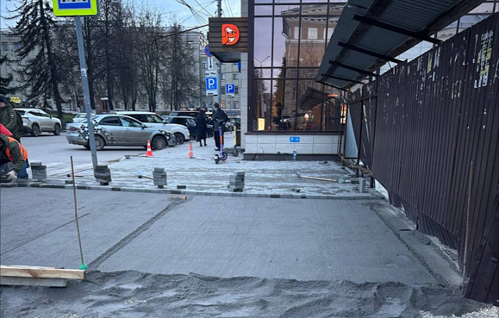 ﻿В Туле начался ремонт тротуарной плитки у автовокзала