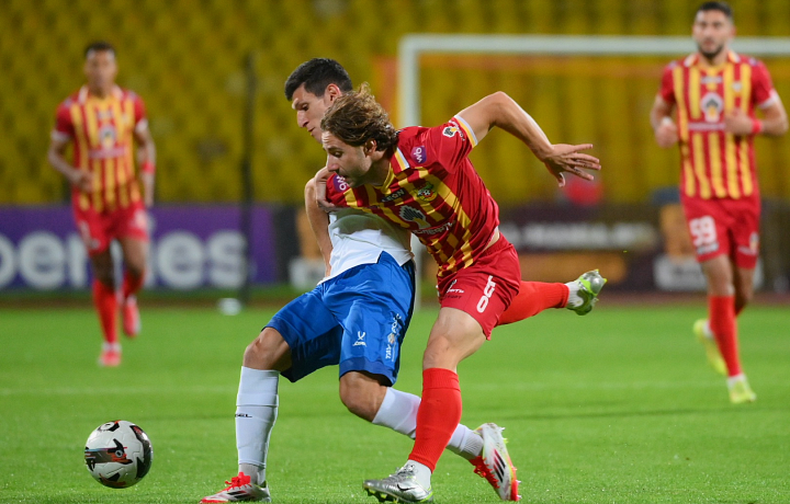 По итогам первого тайма тульский «Арсенал» выигрывает у «СКА-Хабаровска» со счетом 2:1