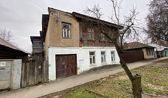 В Туле не расселяют аварийный дом, который надстраивали после немецкой бомбежки в войну: его построили из шлака в год революции