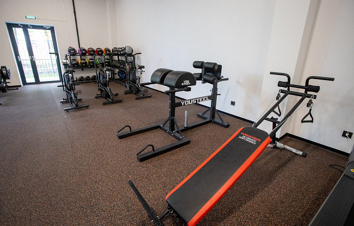 Начать с 20 минут в день: врач рассказал, когда можно вернуться к тренировкам после праздников