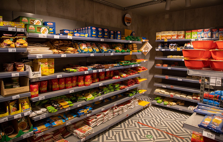 Экономист Беляев допустил рост цен на продукты длительного хранения с 1 декабря