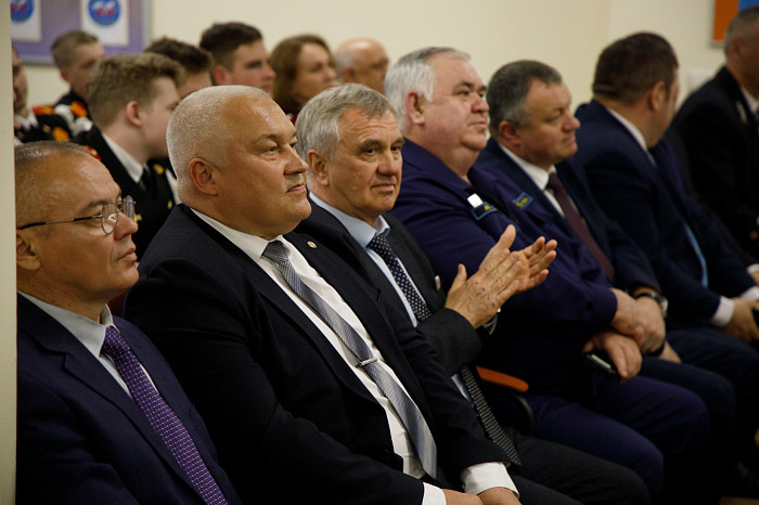 Глава тульского МЧС поздравил спасателей с Днем пожарной охраны