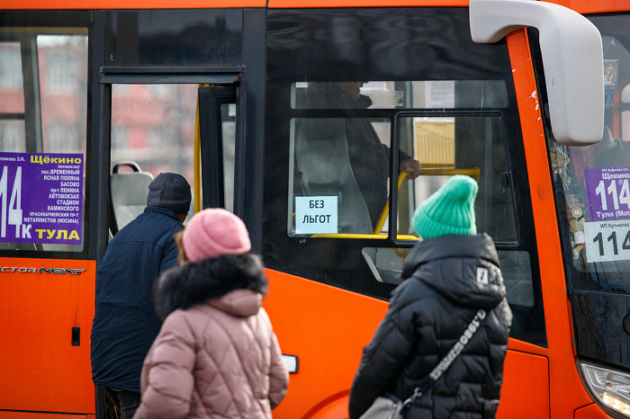 Дети на катке, бабушки – на качелях: в Тульскую область пришла календарная весна