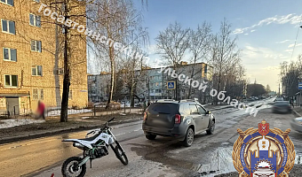 В Щекине мотоциклист врезался в Renault: пострадал ребенок