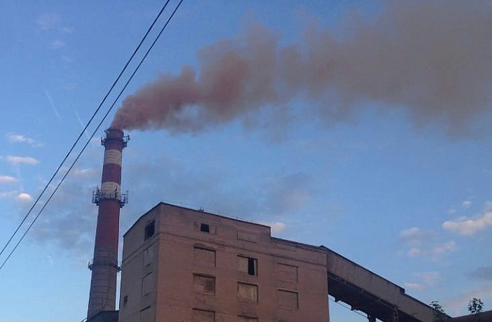 В Новомосковске местные жители массово пожаловались на выбросы огнеупорного завода