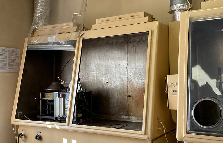 Специалист пожарной лаборатории рассказал, как исследуют вещдоки на пожарах