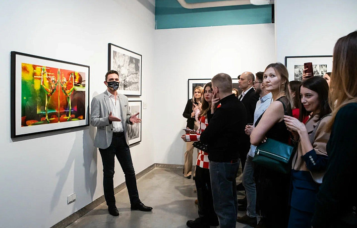 В «Октаве» в Туле проходит выставка «Человек и машина»