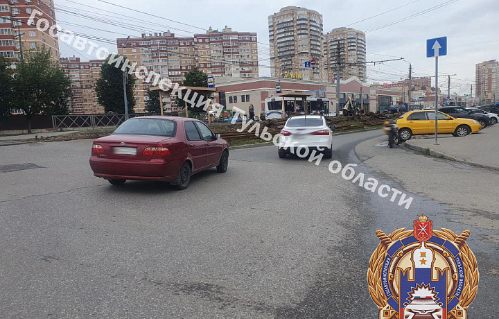 В Туле на проспекте Ленина в ДТП пострадал 54-летний мотоциклист