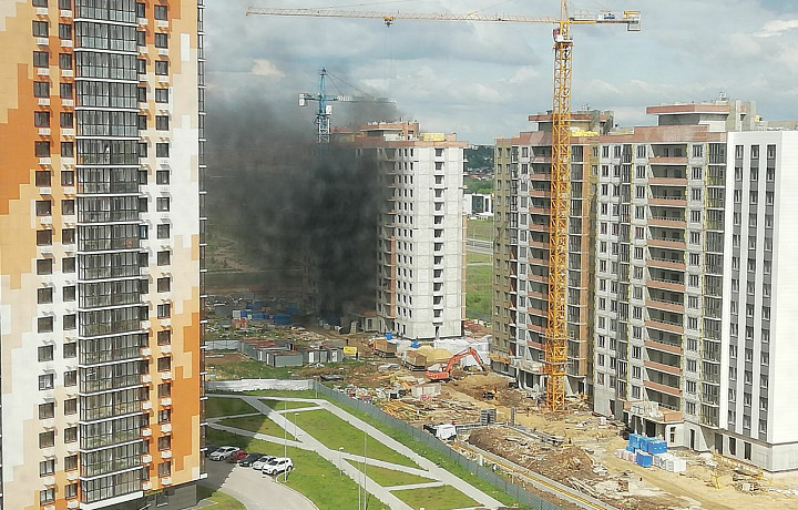 Пожар произошел в строящемся доме на улице Новомосковской в Туле