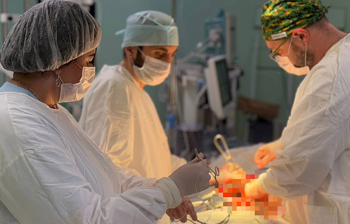 Тульские онкохирурги удалили опухоль пациенту в толстой кишке при помощи передовой методики