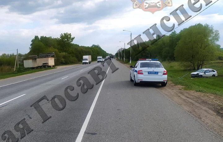 Двое детей попали в больницу после ДТП на трассе М-2 «Крым» в Тульской области