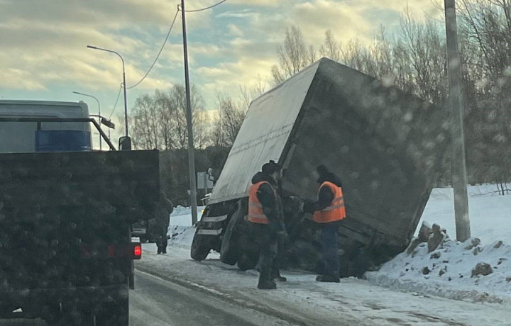 ﻿Газель слетела в кювет на трассе в Щекинском районе