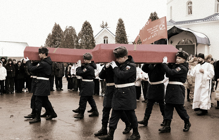 В Новомосковске перезахоронили останки восьми бойцов Красной Армии