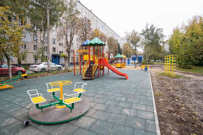 Администрация Тулы осмотрела благоустроенные дворы и детские площадки в рамках программы «Наш город»