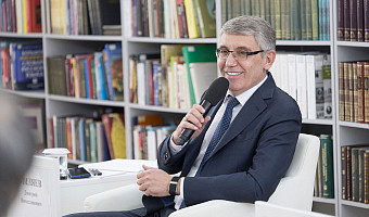 «Ваши шаги сегодня гораздо шире, чем наши тогда»: Дмитрий Миляев провел открытый диалог со студентами тульских вузов