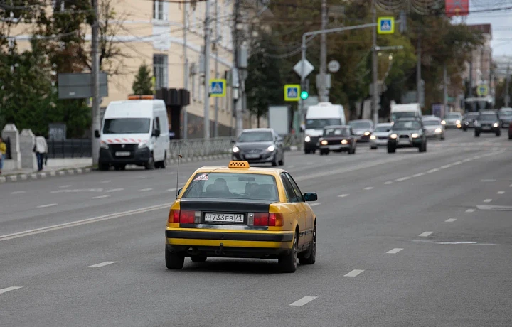 К вам приедет дискомфорт: как новый закон об отечественных авто в такси повлияет на рынок перевозок