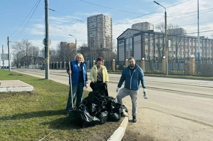 Депутаты Тульской городской Думы приняли участие в субботнике
