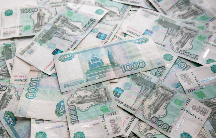 Зарплаты в тульском правительстве выросли почти на 10% за год