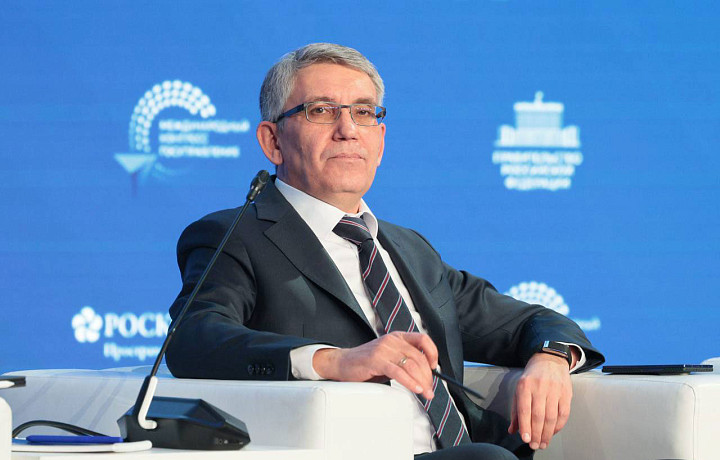 Дмитрий Миляев на Международном конгрессе госуправления в Москве: «Чиновник - это человек, состоящий на службе Отечеству и людям»