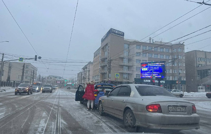 В Туле напротив цирка произошло ДТП