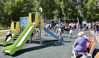 В Одоеве Тульской области открылась современная детская площадка