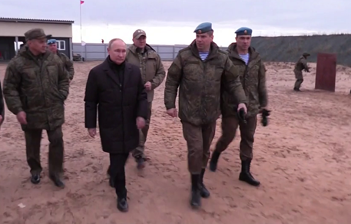 Владимир Путин прибыл на полигон в Рязанской области, где тренируются тульские мобилизованные