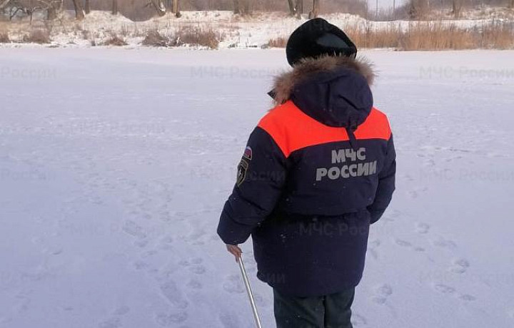 Тульские сотрудники ГИМС патрулировали реку Красивая Меча