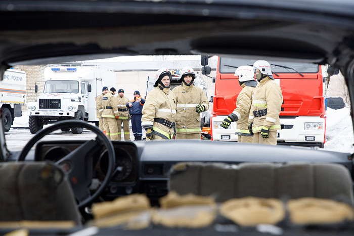 В Туле прошли соревнования среди спасателей по ликвидации последствий ДТП