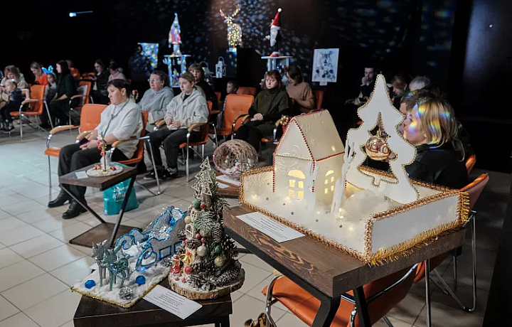 В Туле наградили победителей выставки-конкурса «Семейная мастерская»