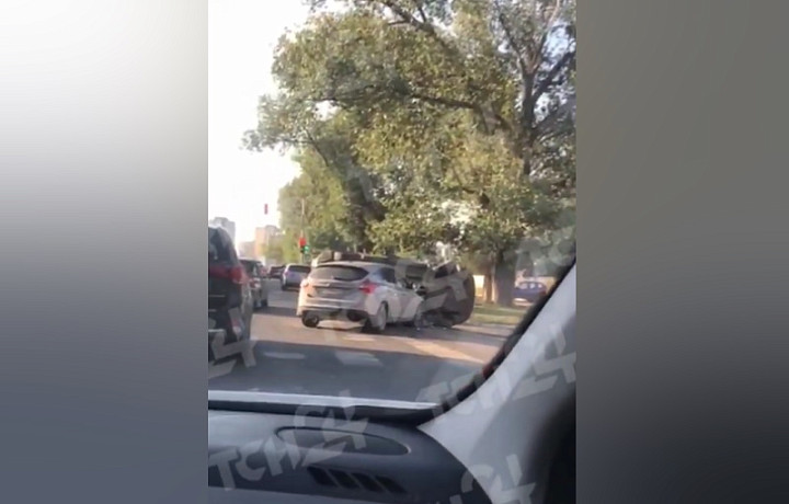 На улице Скуратовской в Туле произошло ДТП с легковушками