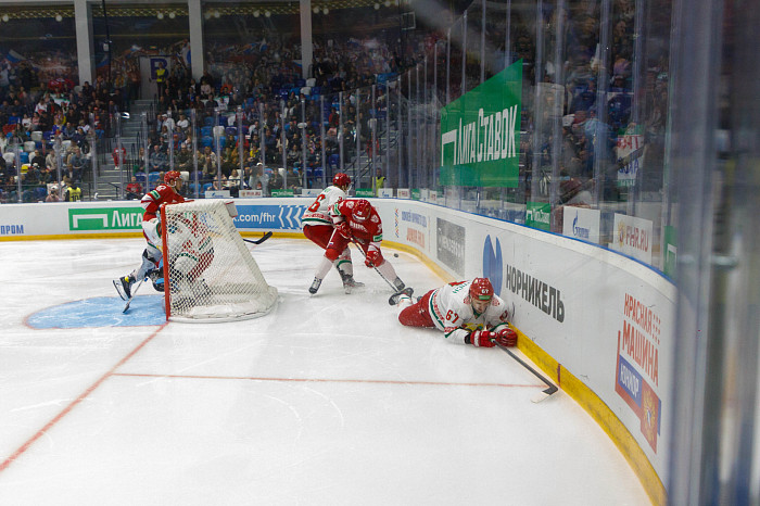 Фоторепортаж: как прошел матч между национальными сборными России и Беларуси