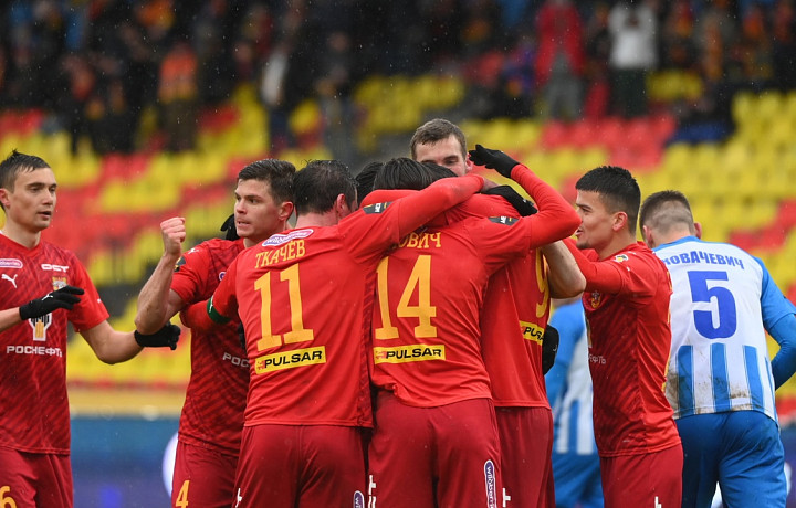 Тульский «Арсенал» забил гол в ворота «Сокола»