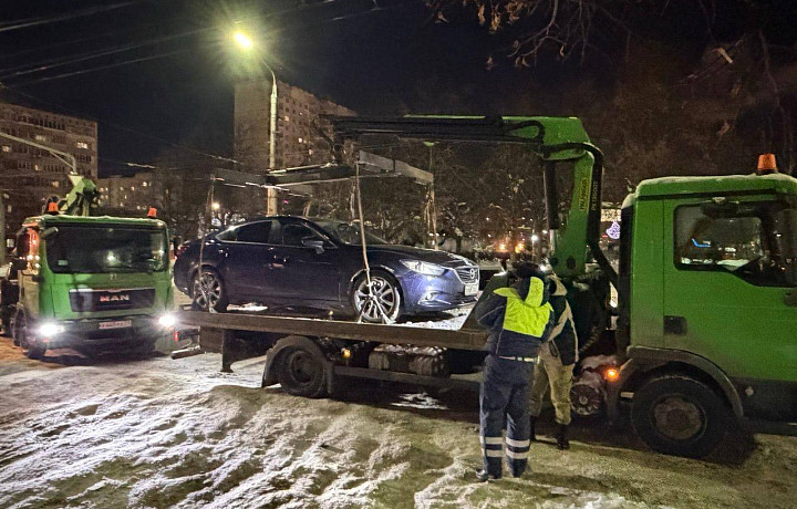 В Туле эвакуировали 20 машин, помешавших уборке снега