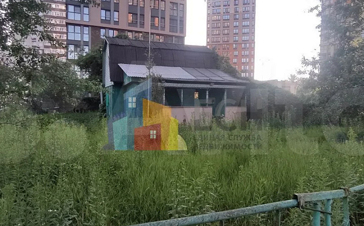 В Туле за 4,2 млн рублей продают скандальный дачный участок внутри ЖК