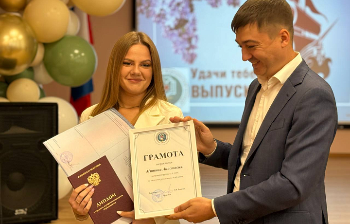 Выпускники тульского областного медицинского колледжа получили дипломы