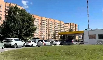 Эффект пророчества: психолог объяснила, почему люди стоят в очередях за бензином