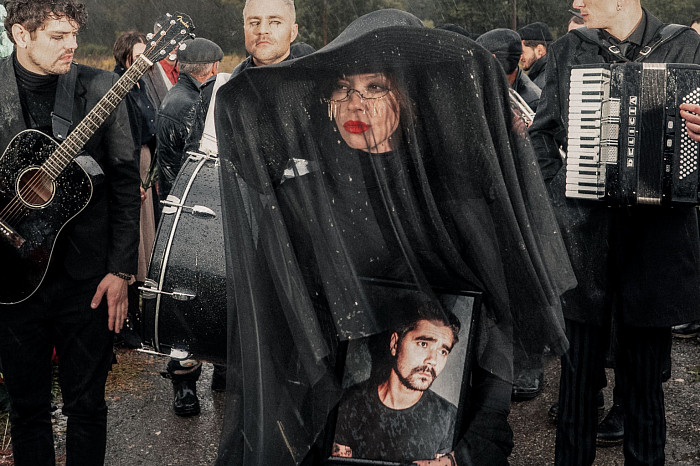 Группа The Hatters сняла клип на новую песню «Весело» в Тульской области