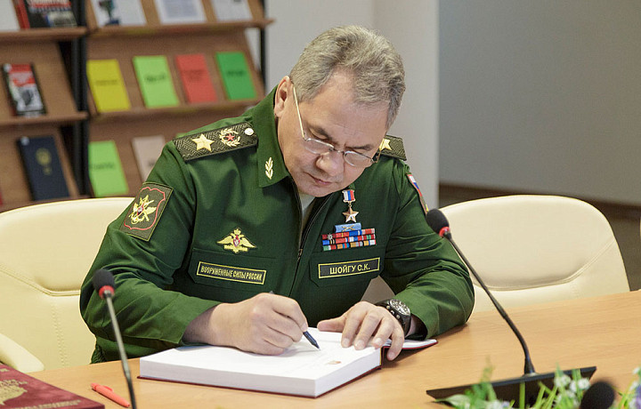 Министры обороны России и США обсудили ситуацию на Украине