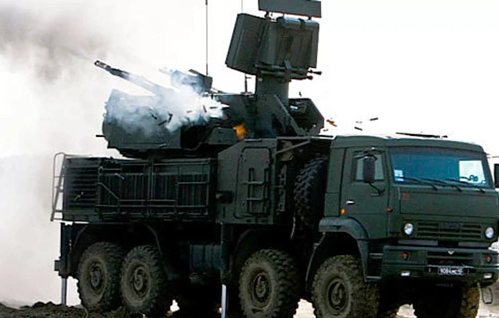 Новый вариант тульского комплекса ПВО «Панцирь-СМ» получил 24 зенитные ракеты