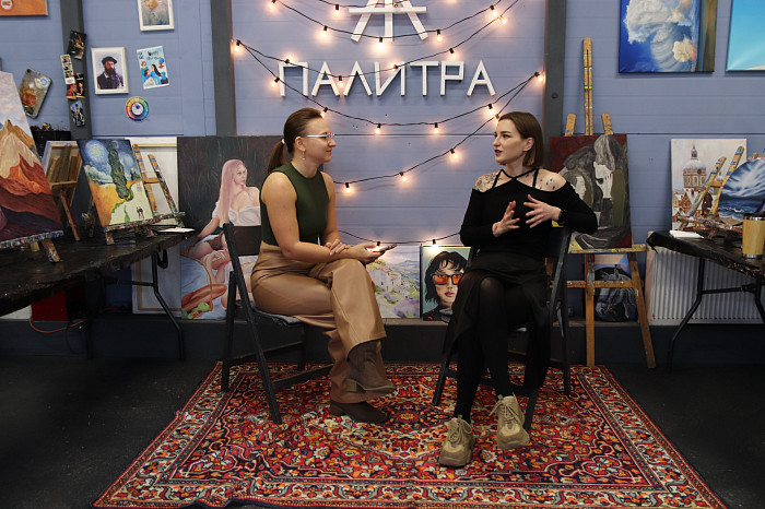 «Даже мужчины в рисовании раскрываются и получают кайф»: интервью с художницей Ксения Бондаренко, которая учит творить тех, кто раньше даже не держал в руке кисть