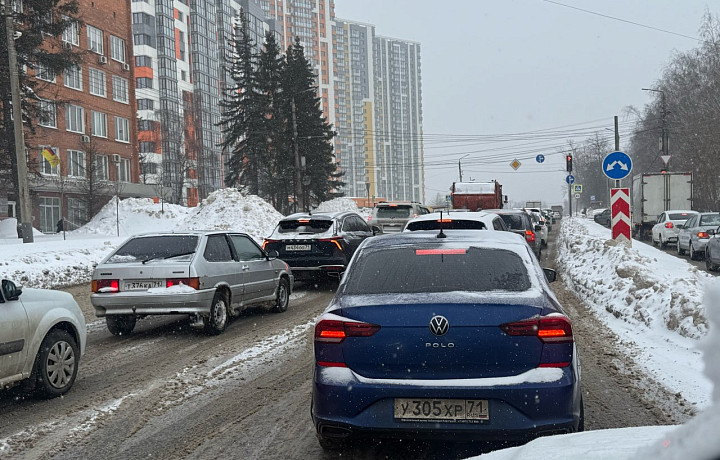 Утром 24 февраля Тула встала в семибалльных пробках