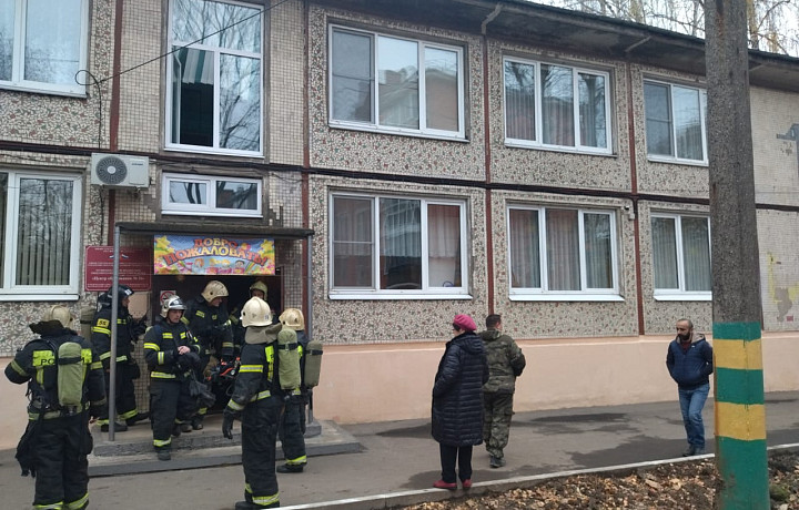 Из-за короткого замыкания из детского сада в Туле эвакуировали 110 человек