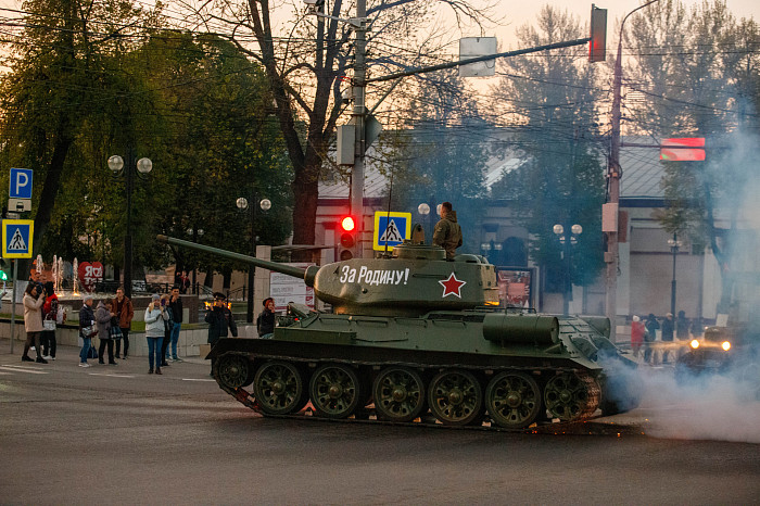 Фоторепортаж: в Туле прошла вторая репетиция Парада Победы