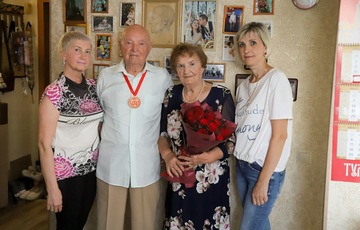 В Туле ветерану Великой Отечественной войны Владимиру Лаврову исполнилось 99 лет