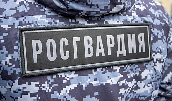 В Туле росгвардейцы задержали дебошира в питейном заведении