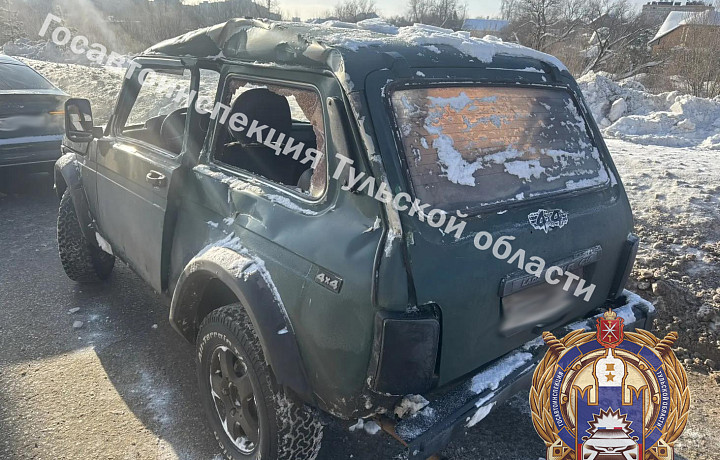 Две машины столкнулись при движении задним ходом на улице Хворостухина в Туле