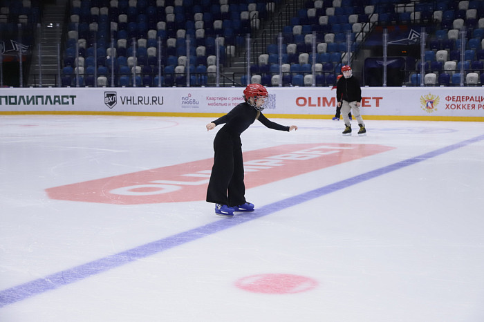 Сходил на бесплатные занятия и влюбился в лед: как тульских школьников учат кататься на коньках – фоторепортаж