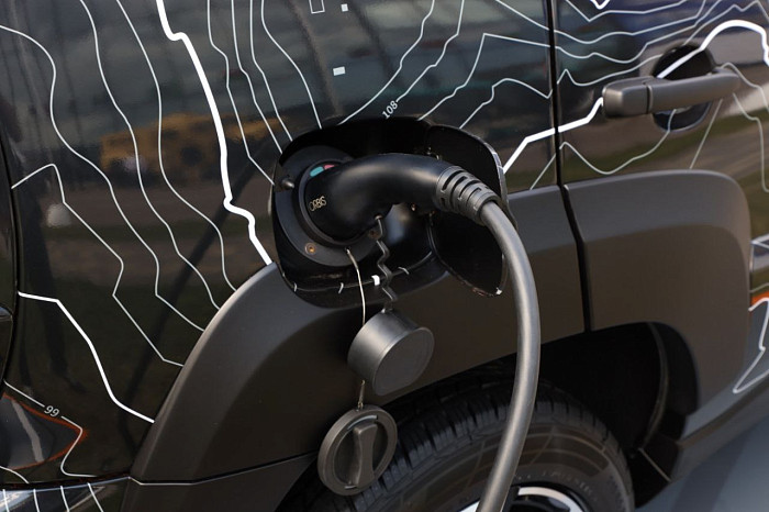 Люди, машины, роскошь: яркие фото третьего дня ПМЭФ-2024