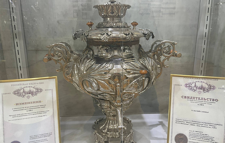 В Туле открылась выставка редчайших самоваров: есть «Миру - мир» и даже экземпляр из Букингемского дворца, который не смогли позволить себе американцы